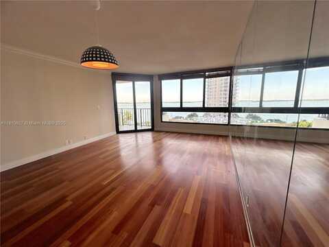 520 Brickell Key Dr, Miami, FL 33131