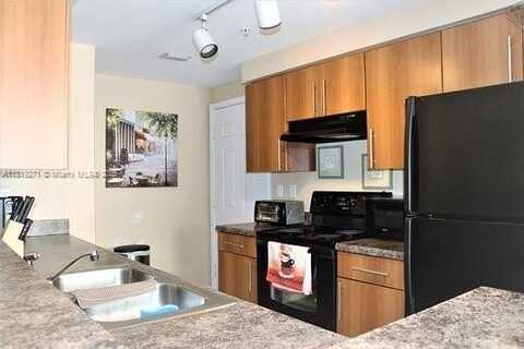 5820 W Sample Rd, Coral Springs, FL 33067