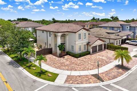 8902 NW 178th Ln, Hialeah, FL 33018