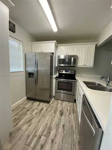5181 W Oakland Park Blvd, Lauderdale Lakes, FL 33313