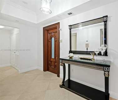 17875 Collins Ave, Sunny Isles Beach, FL 33160