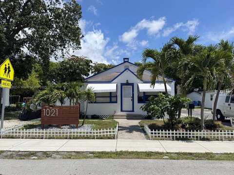1021 NE 33rd St, Oakland Park, FL 33334