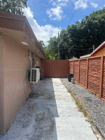 6660 Johnson St, Hollywood, FL 33024
