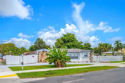 600 SW 10th St, Hallandale Beach, FL 33009