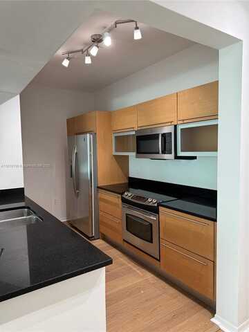 951 Brickell Ave, Miami, FL 33131