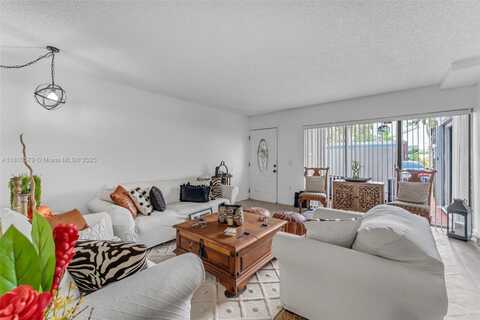 8341 SW 157th Ave, Miami, FL 33193