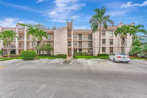 8411 Forest Hills Dr, Coral Springs, FL 33065