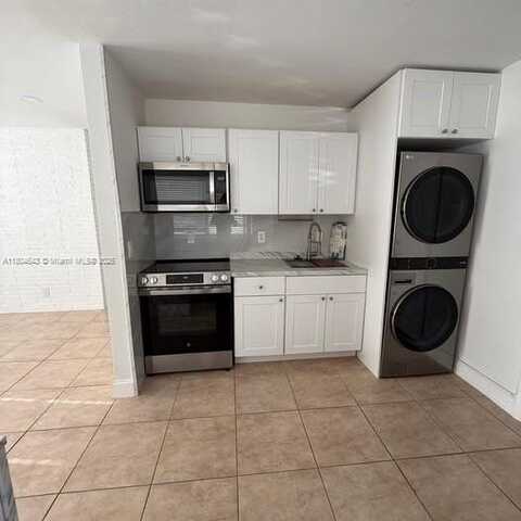 undefined, Hallandale Beach, FL 33009
