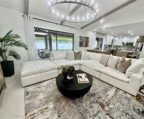 4029 NW 72nd Ave, Coral Springs, FL 33065