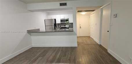 8100 Geneva Ct, Doral, FL 33166