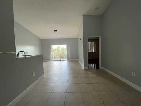 6928 SW 39th St, Davie, FL 33314