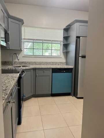 1791 NW 96th Ter, Pembroke Pines, FL 33024
