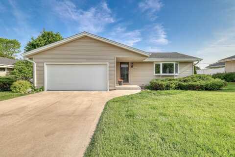 2409 W Crabapple Ln, Oak Creek, WI 53154