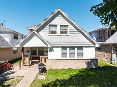 5723 N 97th St, Milwaukee, WI 53225