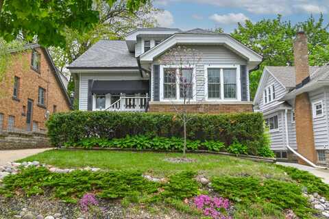 1925 N 68th St, Wauwatosa, WI 53213