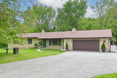 N79w34221 Petersen Rd, Oconomowoc, WI 53066