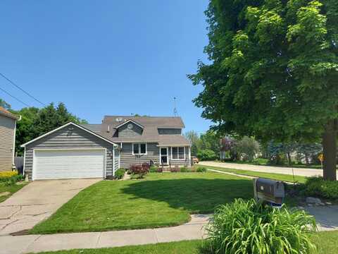 138 Milwaukee St, Neosho, WI 53059