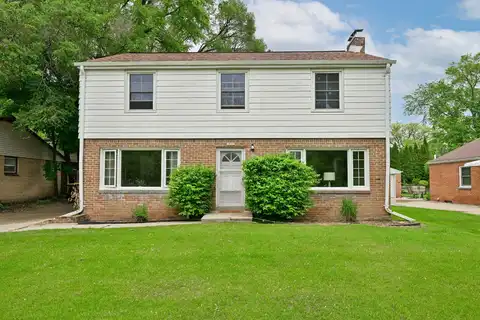 10560 W Grantosa Dr, Wauwatosa, WI 53222