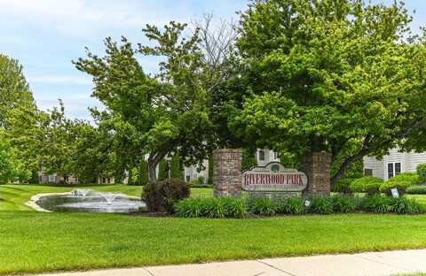 160 Westfield Way, Pewaukee, WI 53072