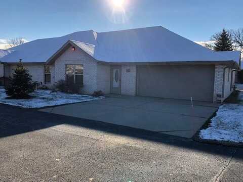 807 Dylan Dr, Elkhorn, WI 53121