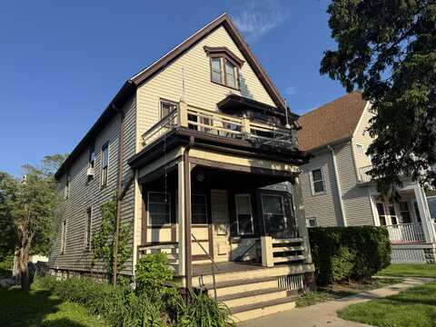 3354 N Oakland Ave, Milwaukee, WI 53211