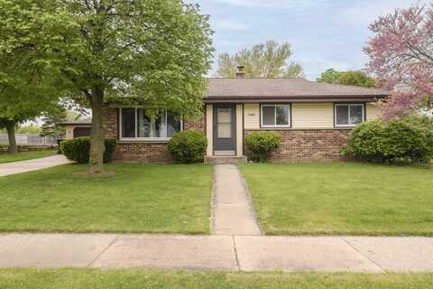 10065 S Cindy Ln, Oak Creek, WI 53154