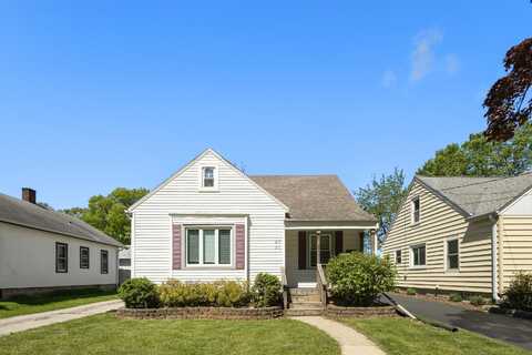 216 Tenny Ave, Waukesha, WI 53186