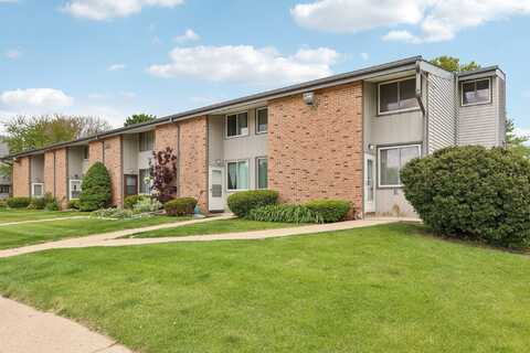 1518 Big Bend Rd, Waukesha, WI 53189