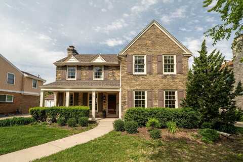 653 N 75th St, Wauwatosa, WI 53213