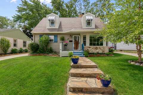 6619 W Fremont Pl, Milwaukee, WI 53219