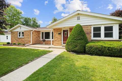 324 E Market St, Burlington, WI 53105