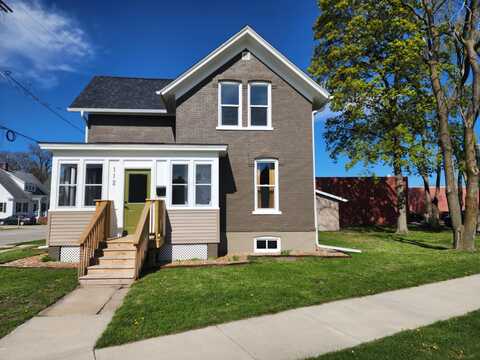 112 College Ave, Watertown, WI 53094