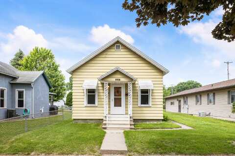 1647 Loomis St, La Crosse, WI 54603