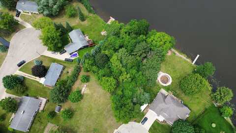 78 Shore Dr, Clintonville, WI 54929