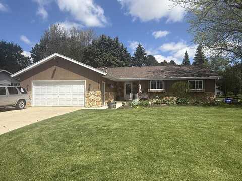 602 Chippewa Cir, Horicon, WI 53032