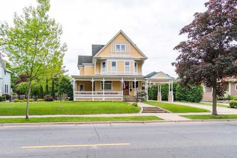 1414 Cass St, La Crosse, WI 54601