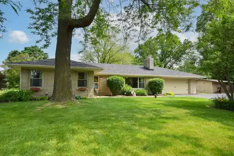 N68w15240 Prudence Dr, Menomonee Falls, WI 53051