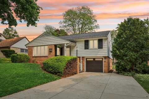 10403 W Hillside Ave, Wauwatosa, WI 53222