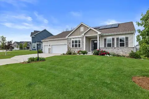 N48w15452 Aster Ct, Menomonee Falls, WI 53051
