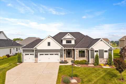 10190 S Woodside Ct, Franklin, WI 53132