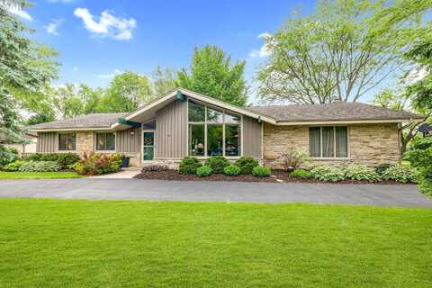 3200 Applegate Ct, Brookfield, WI 53005