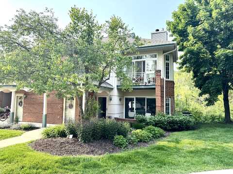 18920 Toldt Woods Dr, Brookfield, WI 53045