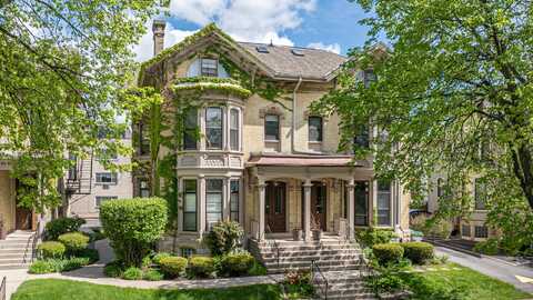 912 E Pleasant St, Milwaukee, WI 53202