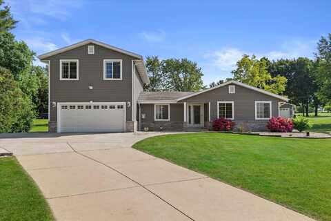 S93w23205 River Oaks Dr, Big Bend, WI 53103