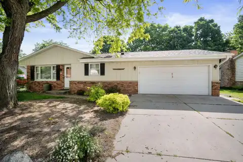 735 Sheridan Dr, West Bend, WI 53095