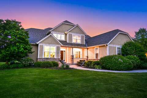 1781 River Lakes Rd, Oconomowoc, WI 53066