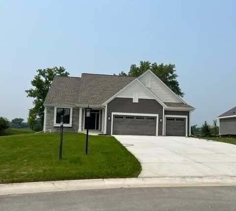 W251n2367 Valleyview Cir, Pewaukee, WI 53072