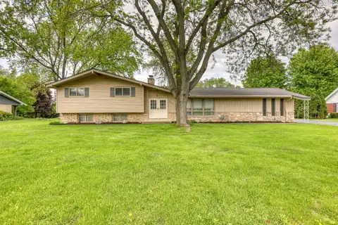 2050 Mt Kisco Dr, Elm Grove, WI 53122