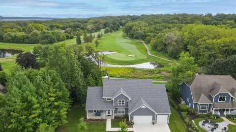 1504 Country Club Dr, Fontana, WI 53125