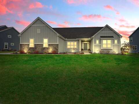 35198 Castle Rock Dr, Oconomowoc, WI 53066